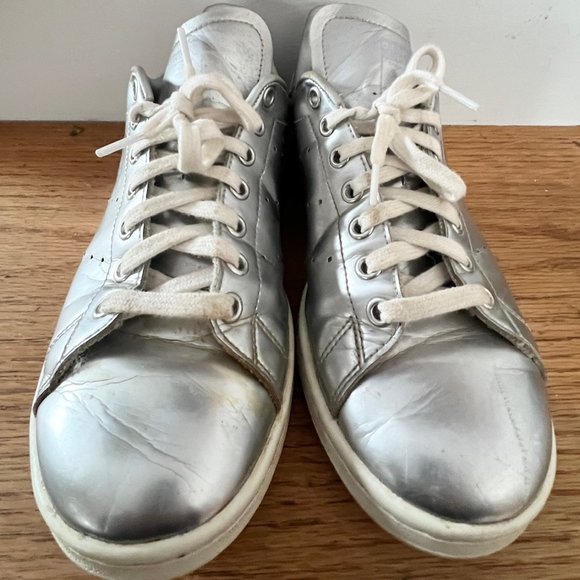 Adidas x Stan Smith Silver Tennis Shoes Women's Size 8 - Picture 3 of 5
